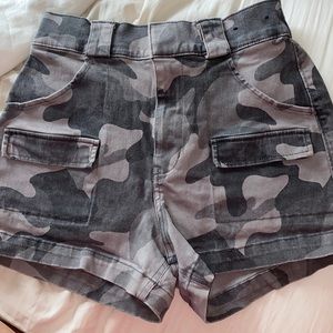 hollister camo shorts